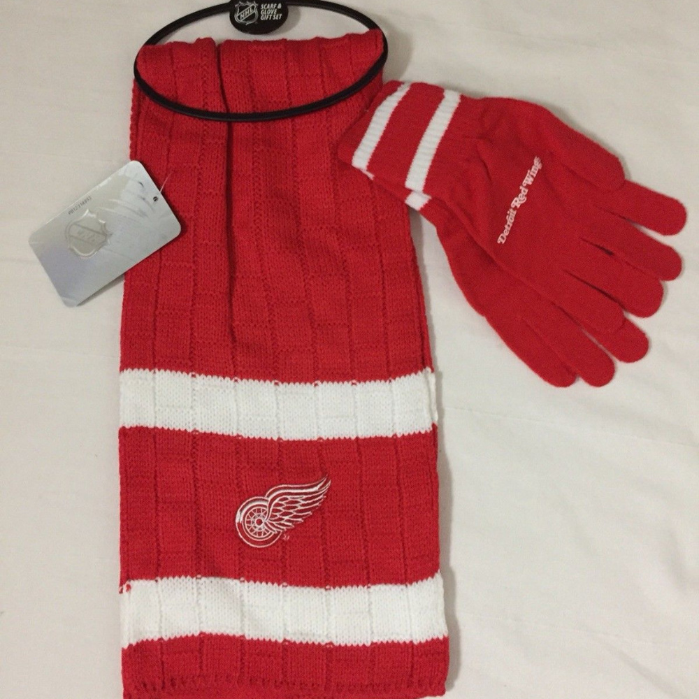 DETROIT RED WINGS KNIT SCARF AND GLOVES SET NEW